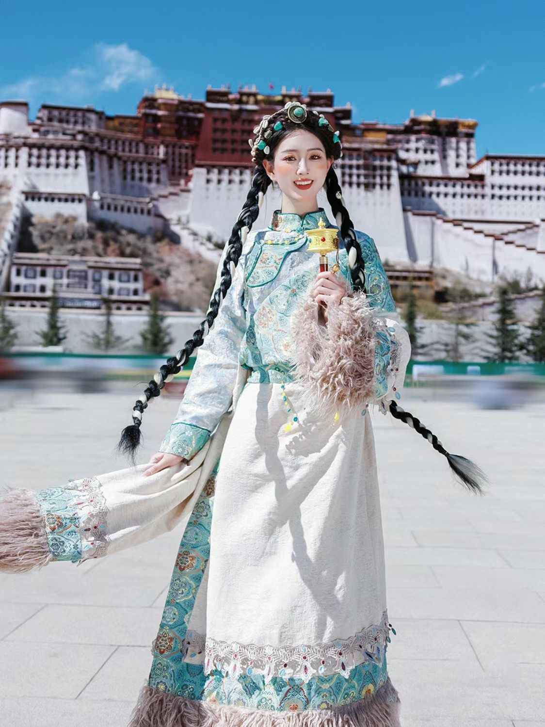 Ethnic Clothing & Online Fashion Store Khaadi Pk - Blue Tibetan Ethnic Noblewoman's Long Robe