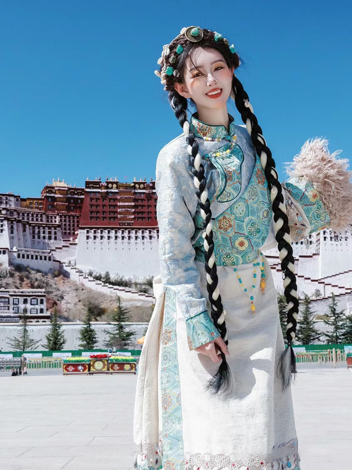 Blue Tibetan Ethnic Noblewoman - Ethnic Clothing & Online Fashion Store Khaadi Pk บทวิจารณ์และราคา