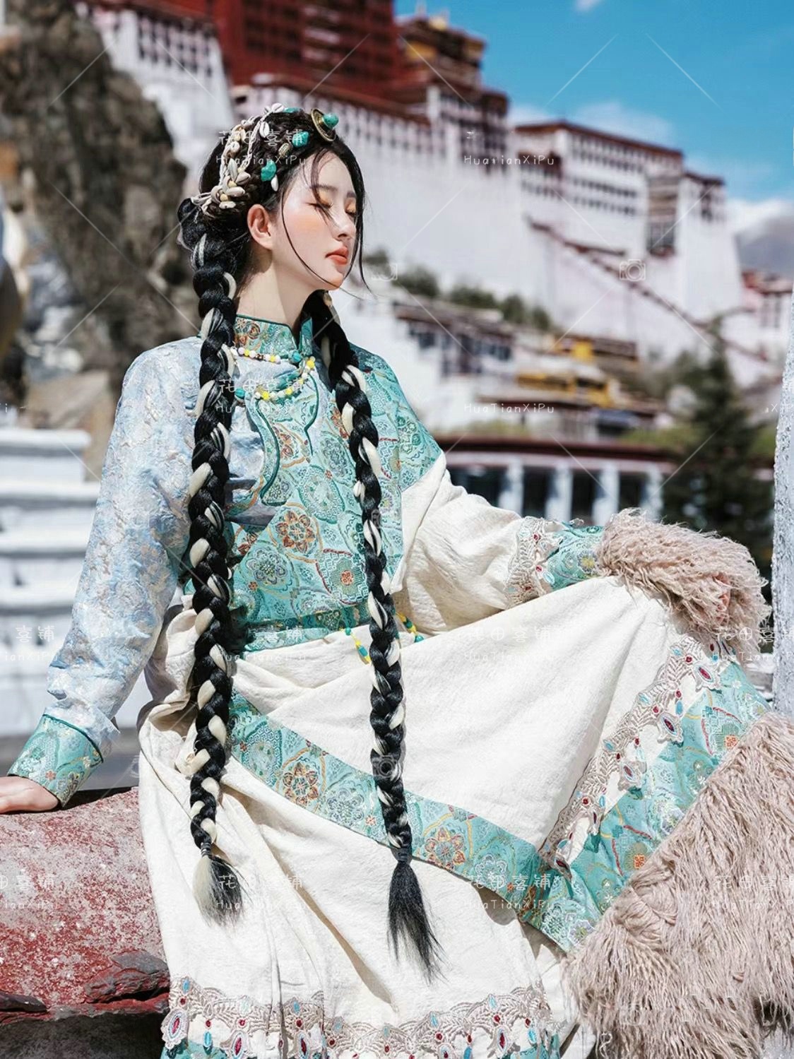 Blue Tibetan Ethnic Noblewoman - Ethnic Clothing & Online Fashion Store Khaadi Pk บทวิจารณ์และราคา