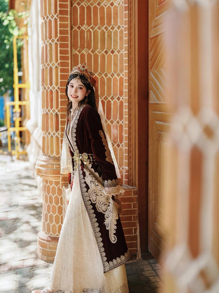New Ethnic Minority Uygur Clot - Ethnic Clothing & Online Fashion Store Khaadi Pk บทวิจารณ์และราคา