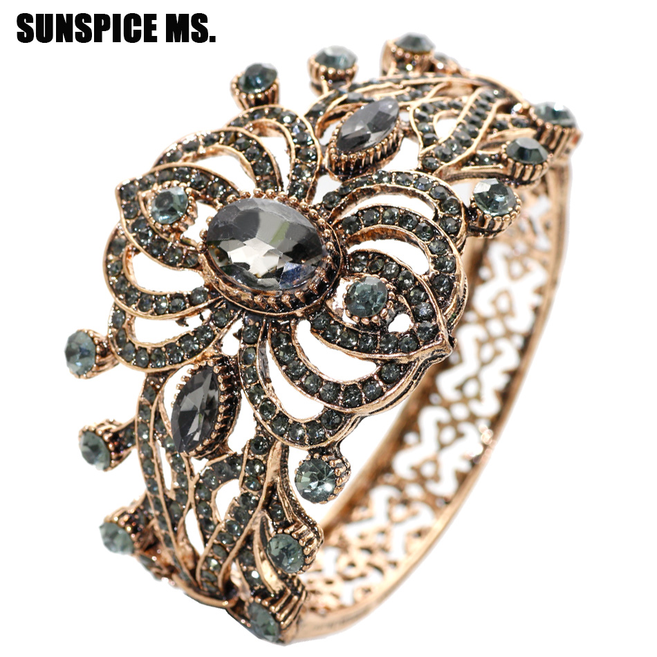 Bohemia Ethnic Vintage Bangle  - Ethnic Fashion Brands บทวิจารณ์และราคา
